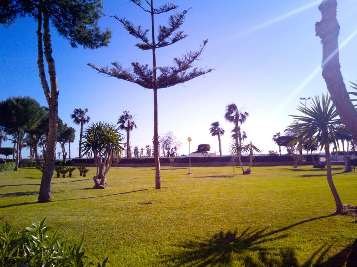 Playa La Cala In Front Of The Beach Free Parking Málaga Exteriör bild