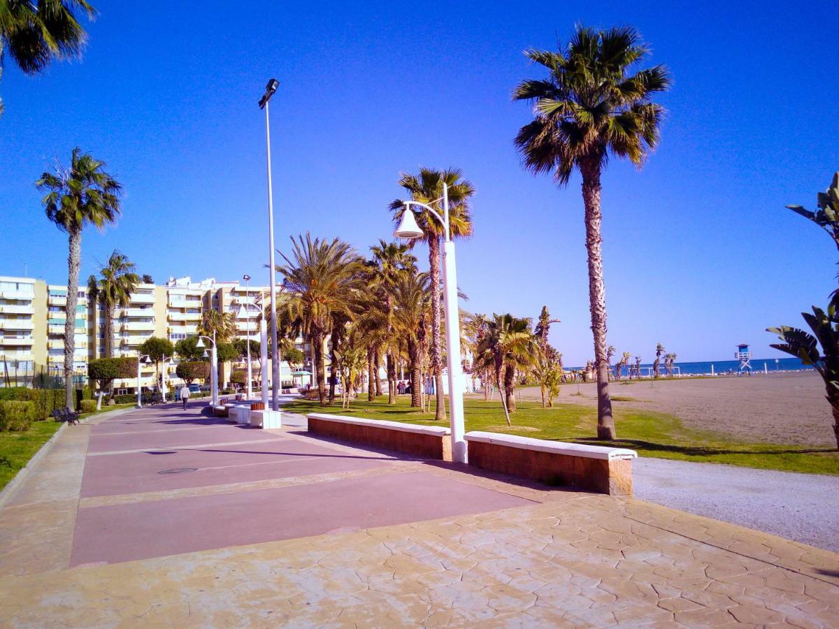 Playa La Cala In Front Of The Beach Free Parking Málaga Exteriör bild